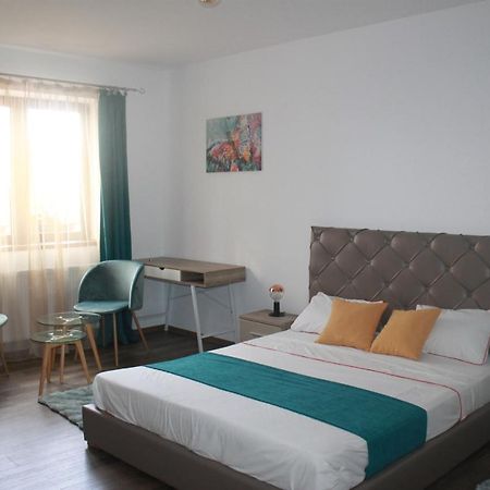 Studio Turquoise Victoria Bukarest Kültér fotó